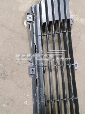 5311233150 Toyota Решітка переднього бампера, центральна