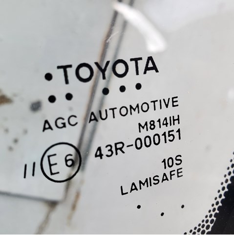 Купити 5610142982 Toyota Вікно вітрове