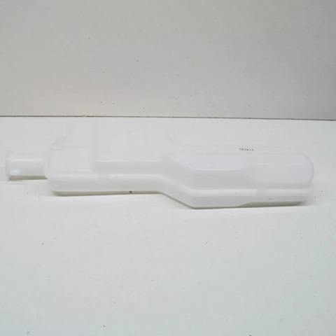 Купити P31H15351A Mazda Водяний бачок системи охолодження