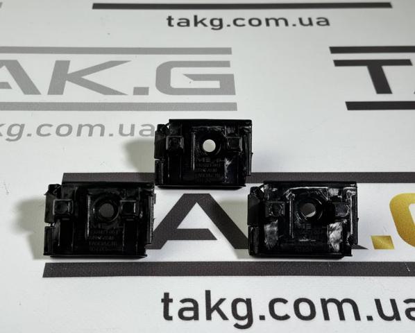 108417100F Tesla Лівий кронштейн переднього бампера