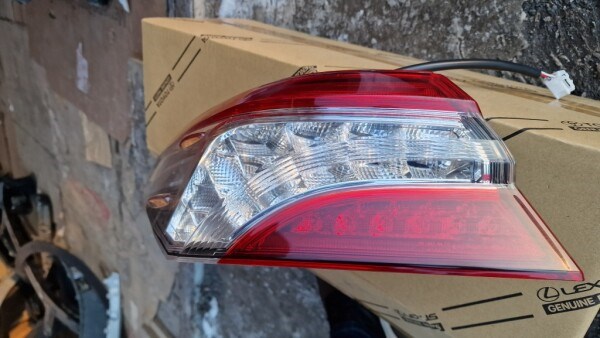 Задня ліва зовнішня фара Toyota 8156033690 ціна, від 228.04 USD