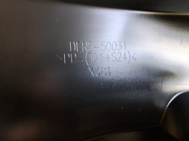 DFR550031G8P Mazda Бампер передній в зборі