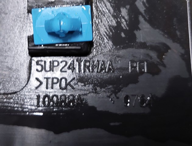 Купити 5UP24TRMAA Chrysler 