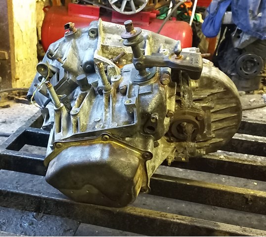 МКП в зборі Peugeot/Citroen 20UM16 ціна, від 479.05 USD