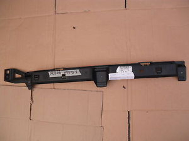 Купити 24460363 General Motors Кронштейн бампера заднього, центральний