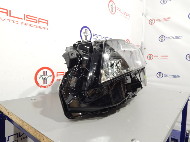 Фара права 260106RR0D Nissan/Infiniti