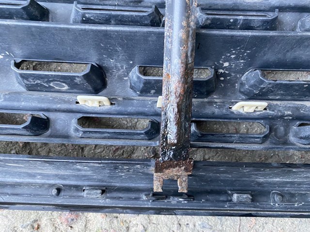 LR055881 Land Rover Решітка радіатора