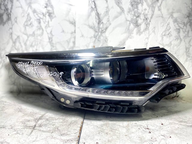 Фара права 92102D4070 Hyundai/Kia