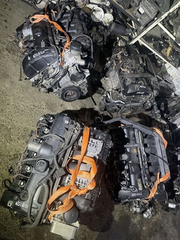 Двигун 11000421209 BMW