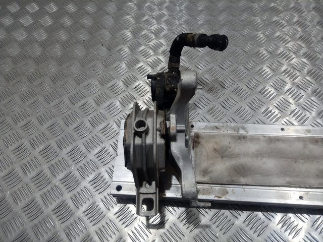 Кронштейн подушки (опори) двигуна, верхній Peugeot/Citroen 9826322080 ціна, від 88.69 USD