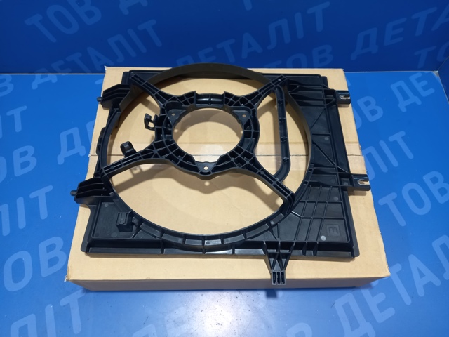 Дифузор (кожух) радіатора кондиціонера Subaru 73313SJ000