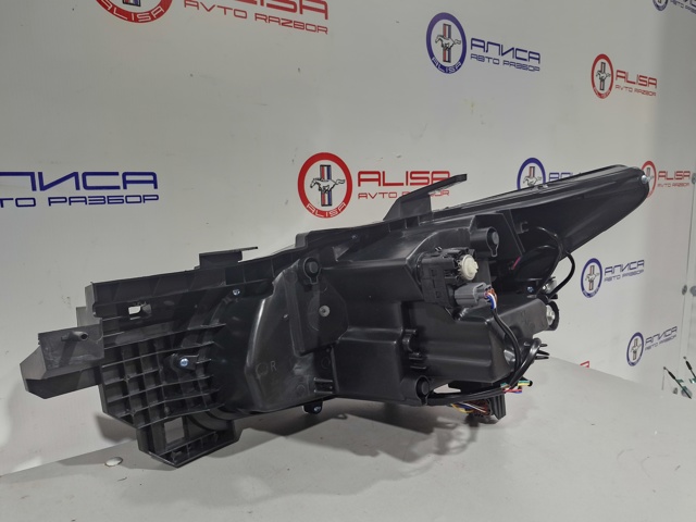 Фара права TM52510K0 Mazda