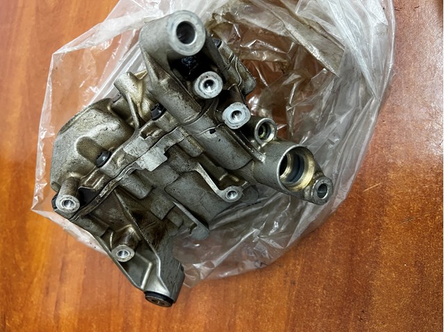 Масляний насос 11417570806 BMW