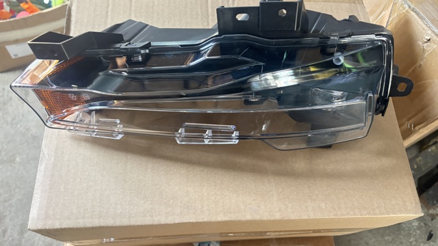 Туманка ліва Tesla 107739100F ціна, від 45.75 USD
