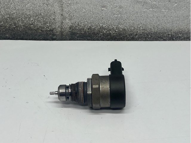 Регулятор тиску палива General Motors 0281002507 ціна, від 106.87 USD