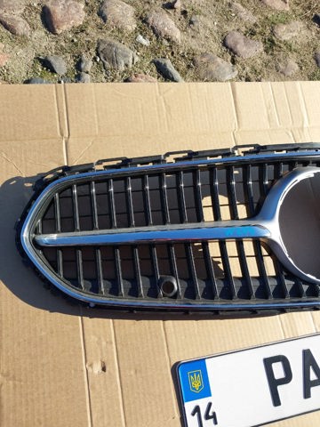 Облицювання радіатора Mercedes A2068883800 ціна, від 313.19 USD