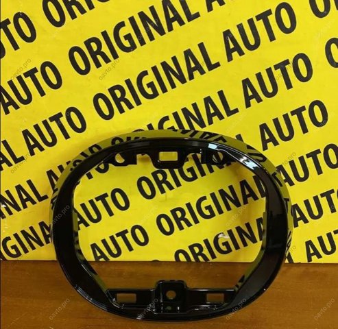 Купити BCKB50721A Mazda Кронштейн емблеми решітки радіатора