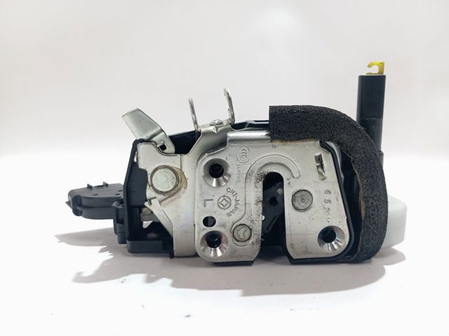 805006FP0A Nissan/Infiniti Замок двері правої передньої