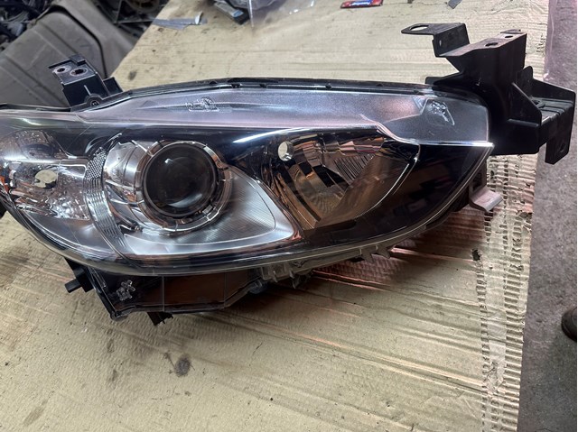 Фара права GHR451030 Mazda