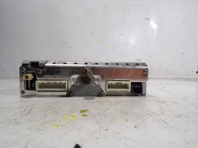 281152296R Renault (RVI) Магнітола (радіо AM/FM)