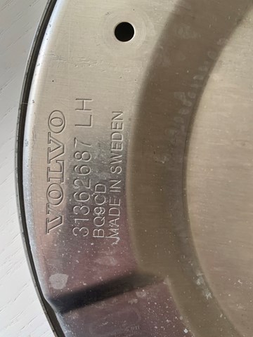 Купити 31665556 Volvo Захист гальмівного диска, переднього, лівого