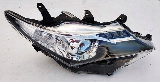 Купити 8111002E21 Toyota Права блок фара