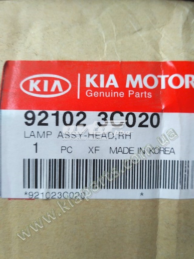 Фара права 92102B8100 Hyundai/Kia