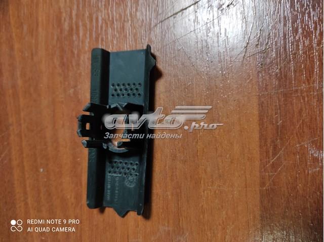  Tesla 109746600A
