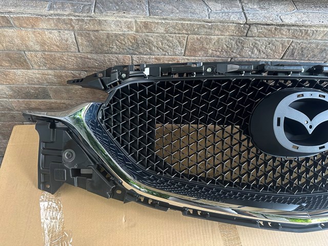 KB8A50710K Mazda Решітка радіатора