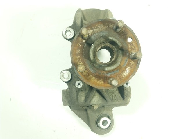 LR024482 Land Rover Цапфа поворотна права