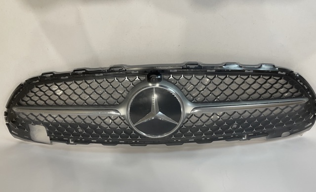 Решітка радіатора A2068882100 Mercedes