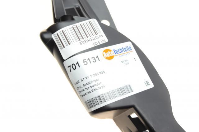Решітка переднього бампера, центральна Autotechteile 7015131