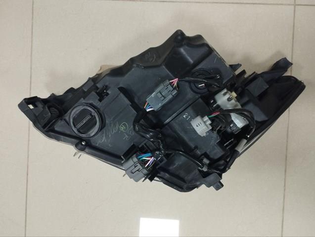 Фара правая Mazda D09K51030 ціна, від 141.88 USD