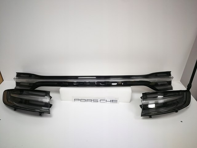  Porsche 95B04490500 ціна, від 2467.35 USD