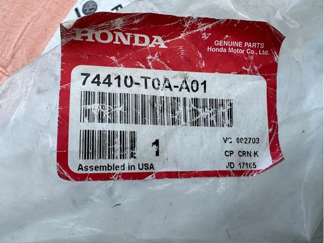74410T0AA01 Honda Накладка заднього правого крила