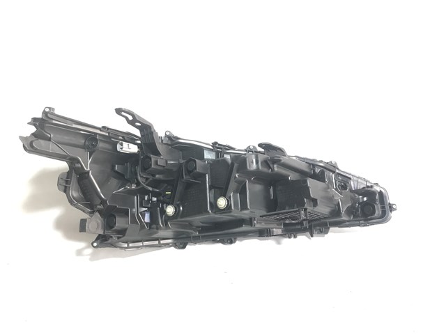 8111006C91 Toyota Основна фара - вставка