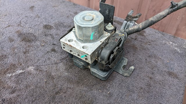 Купити 476602738R Renault (RVI) Гідроблок АБС