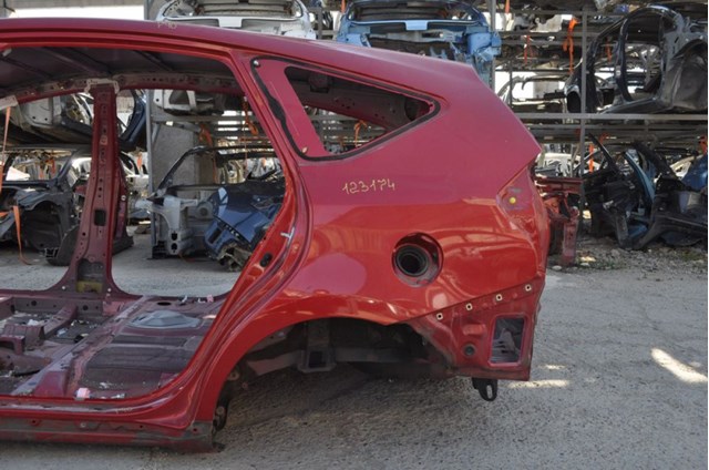 Купити 6160247131 Toyota Крило заднє ліве