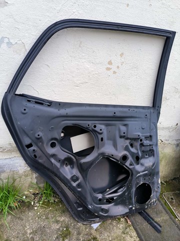  Двері задні, ліві Toyota Auris 