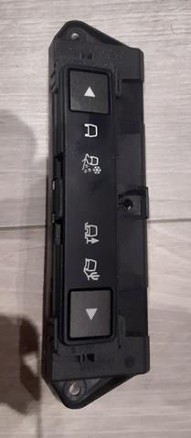 Купити LR047364 Land Rover 