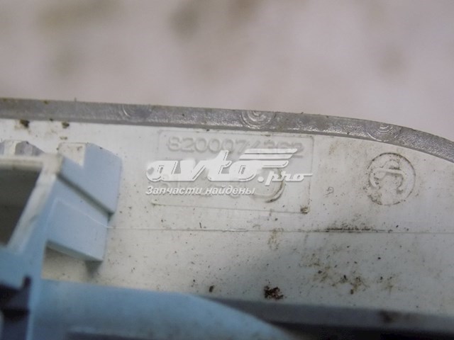 Купити 8200074362 Nissan/Infiniti Плафон освітлення салона/кабіни, задній