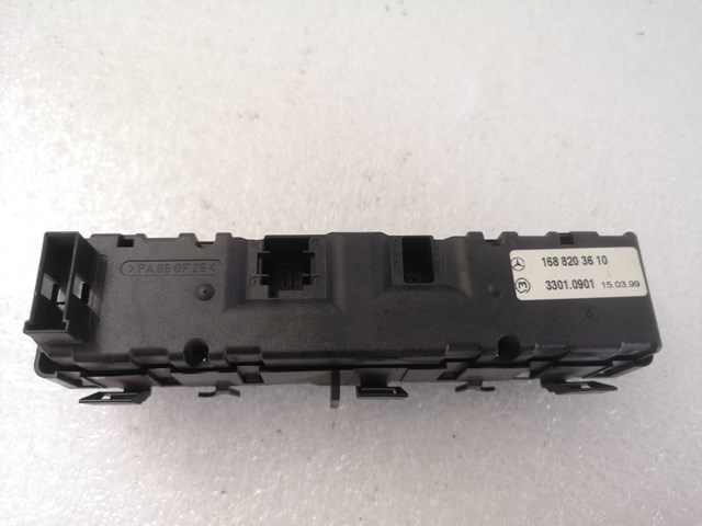 Блок кнопок центральної консолі A1688203610 Mercedes