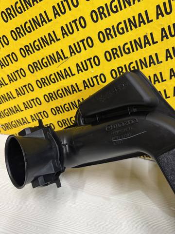 PE0113200 Mazda Повітрозабірник повітряного фільтра