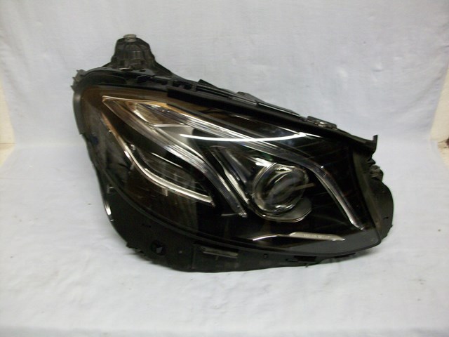  Mercedes A2139061804 ціна, від 684.14 USD