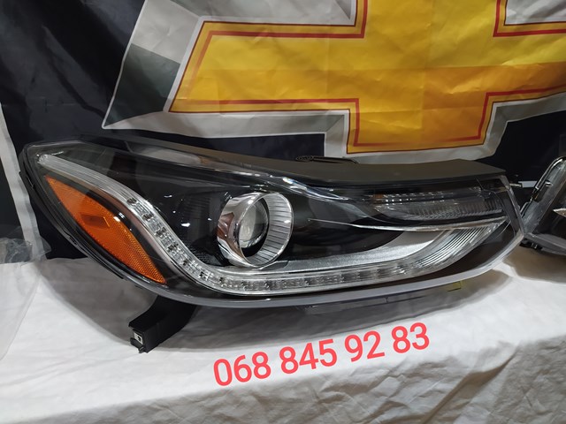 Купити ZCV111031R Signeda Права блок фара