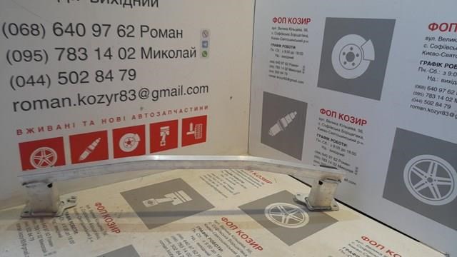 Супорт радіатора нижній/монтажна панель кріплення фар 9824513680 Peugeot/Citroen