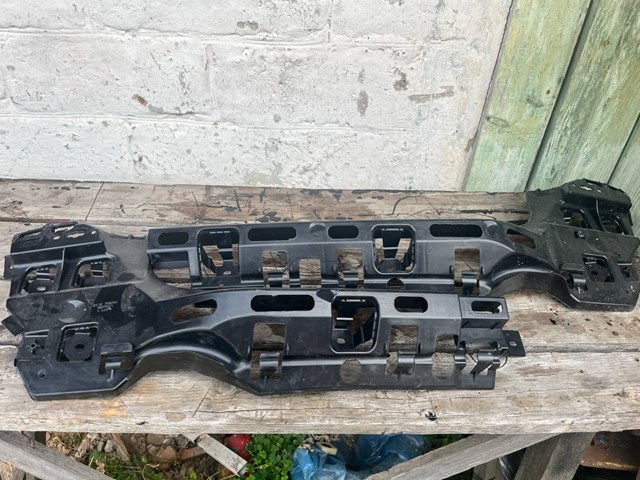 Кронштейн бампера заднього Autotechteile 7095131 ціна, від 82.13 USD