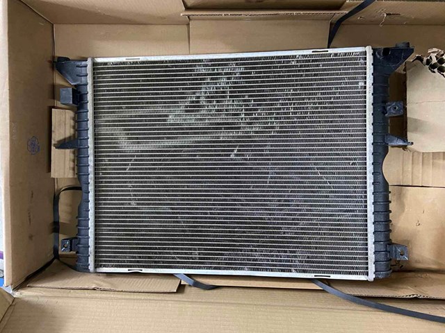 Купити PCC001020 Land Rover Радіатор двигуна