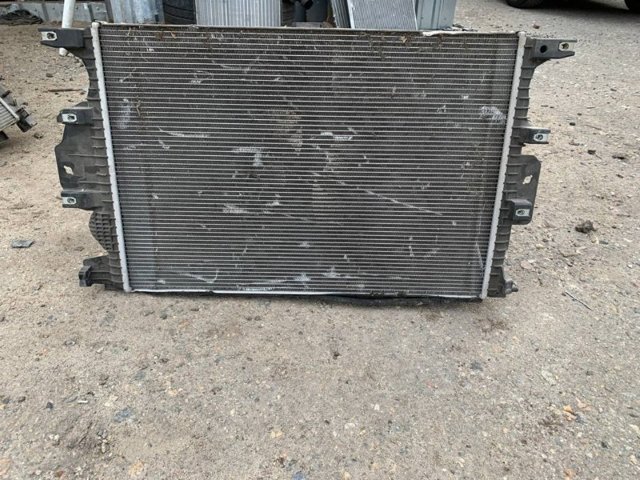 Радіатор охолодження Ford DG938005DC