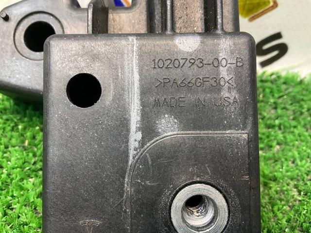 102079300B Tesla 